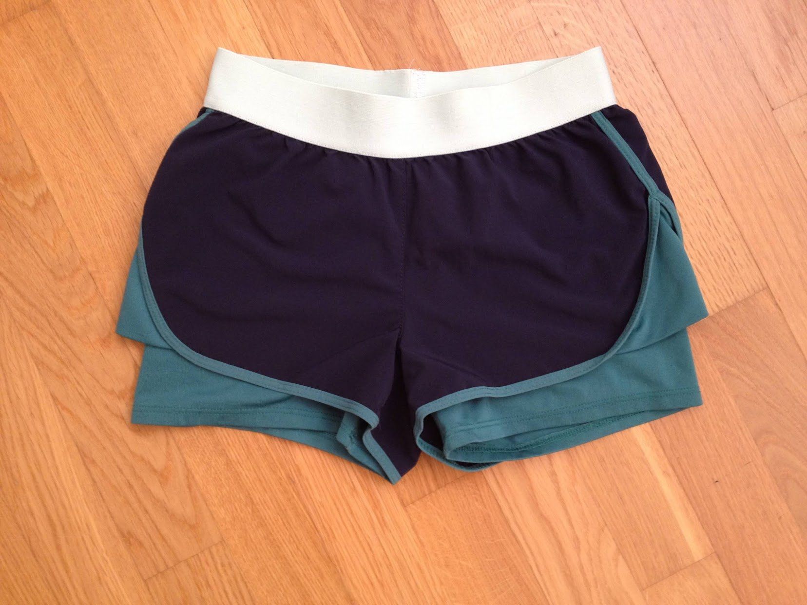 Pantaloni: Sport Shorts – Usato da Dübendorf venduto da Fip05