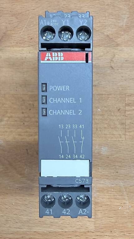 ABB Componenti elettronici: ABB C573 Sicherheitsschaltgerät – Nuovo (secondo la descrizione) da Wahlen b. Laufen venduto da zottelhans