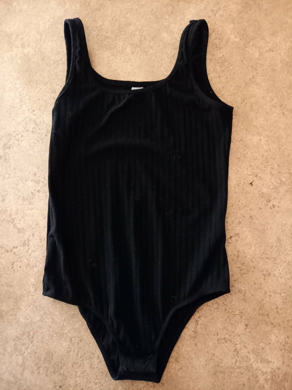 Biancheria intima: Schwarzer Body Gr.140 feines Rippenmuster, – Usato da Möhlin venduto da Simba4871
