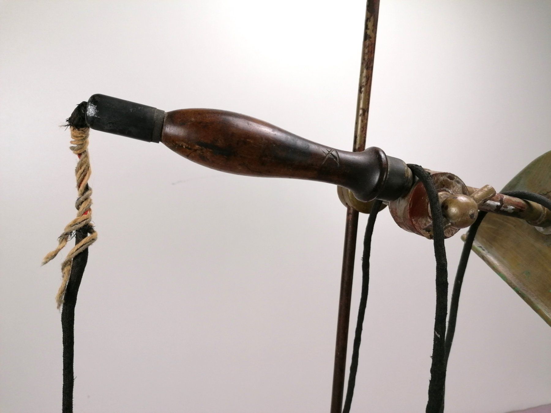 Lampade: Massive antike Industrie-Tischlampe – Usato da Köniz venduto da Brockenreich 4