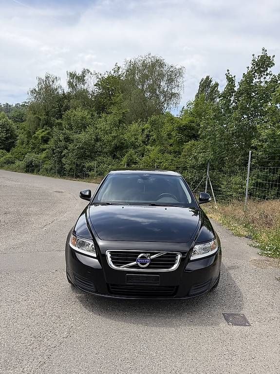 Automobili: Volvo V50 1.6 Diesel – Usato da Koblenz venduto da adoo123