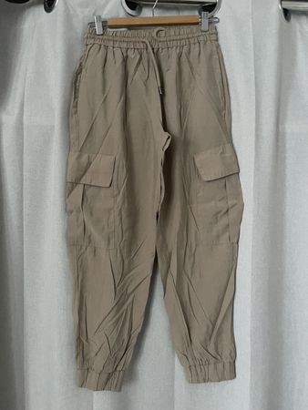 Zara Hose beige aus Modal Gr S Versand 9.-