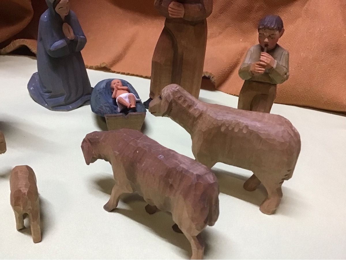 Tutte le decorazioni: Alte Brienzer Krippen Figuren – Usato da St. Gallen venduto da Stellaris 2