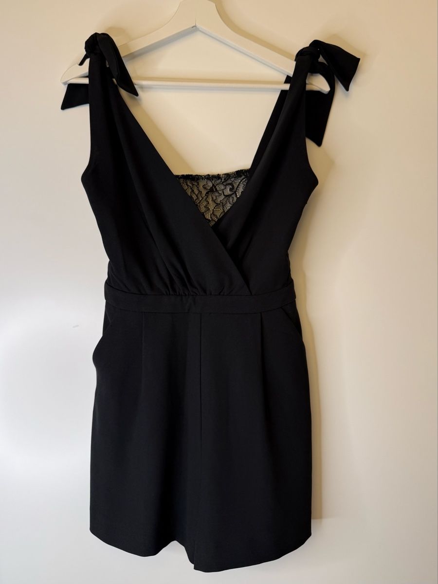 Tute: Chic Black Romper with Lace Detail - XS – Nuovo (secondo la descrizione) da Meggen venduto da nik_5g2v 3