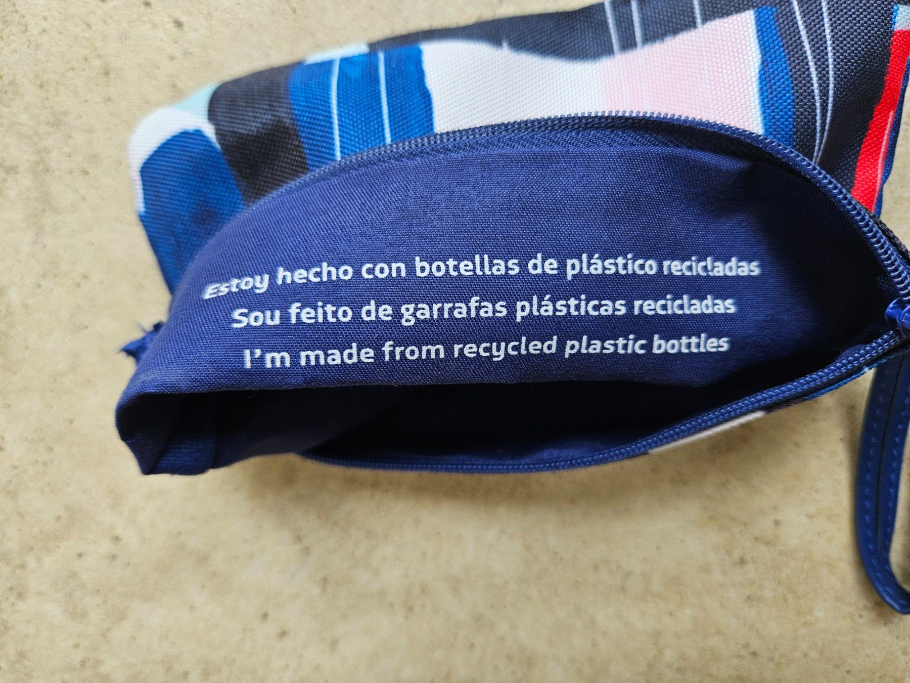Custodie per cosmetici: Reise Necessaire von Latam Business Class – Nuovo (secondo la descrizione) da Urdorf venduto da Colina 2