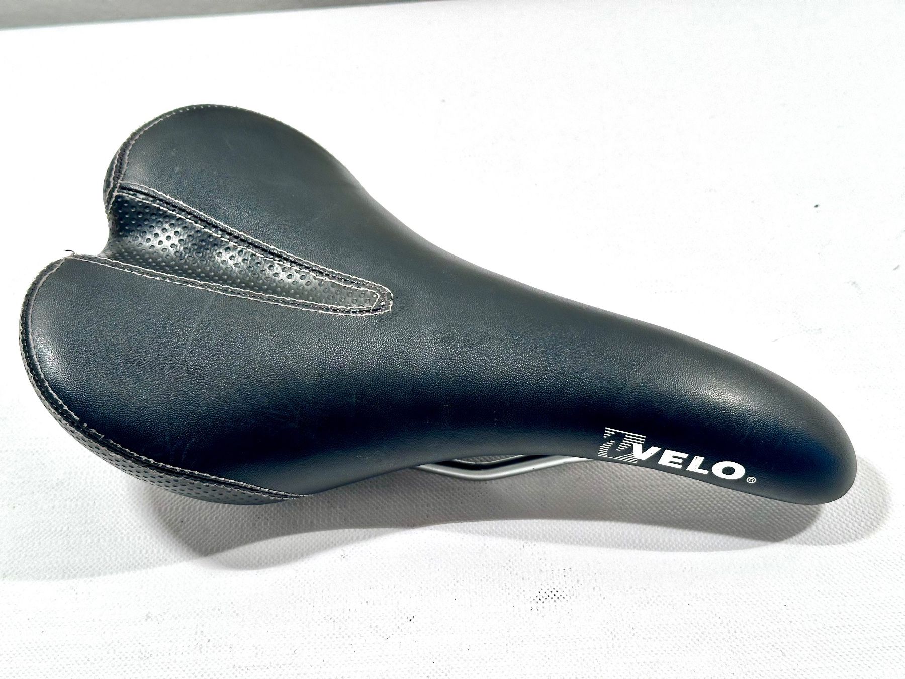 Pezzi di ricambio: VELO Comfort Leather Saddle Sattel 345g – Usato da Luzern venduto da bikeandbeltcom