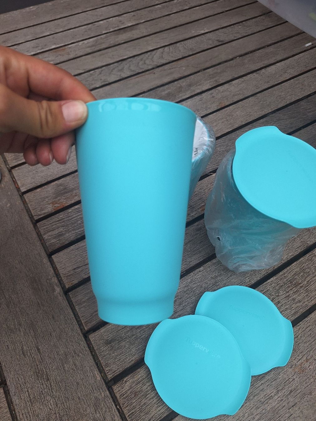 Tupperware Contenitori & Simili: Tupperware Tumbler Becher mit Deckel 3 Stück – Nuovo (secondo la descrizione) da Aarau venduto da Chillkrot 2