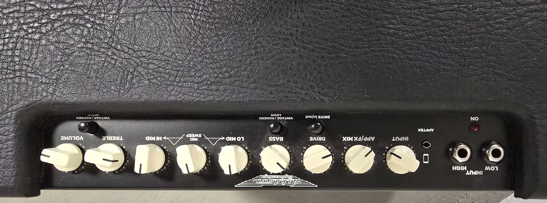 Ashdown Engineering Amplificatori: Ashdown AAA 300-210T mit Box 115T – Usato da Emmetten venduto da Amelandrea 1
