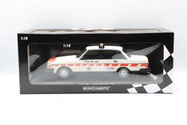 Volvo 240 GL Politie Netherlands 1986 1:18 Minichamps