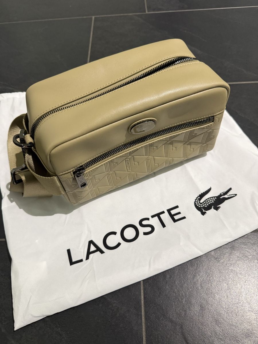 Taschen für Damen: Lacoste Tasche – Neu (gemäss Beschreibung) aus Oberwil BL von napetak 1