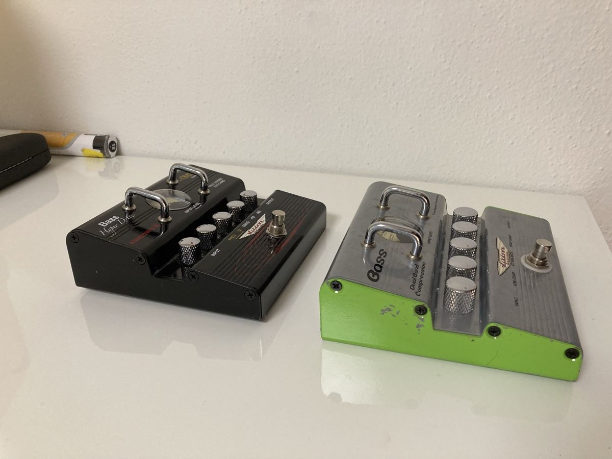 Strumenti musicali: Ashdown bass guitar effekt hyper drive lomenzo compression – Usato da Minusio venduto da Bolix 5