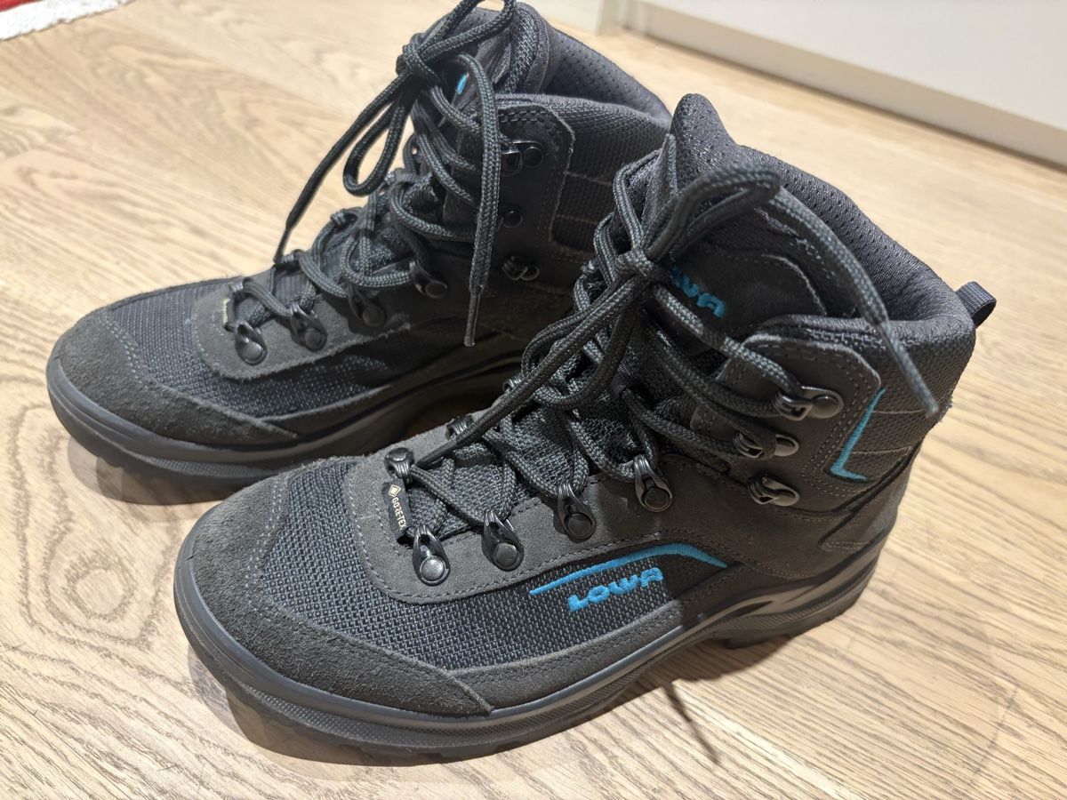 Lowa Herrenschuhe: Wanderschuhe Lowa 37.5 NEU – Neu (gemäss Beschreibung) aus Baar von El.bee