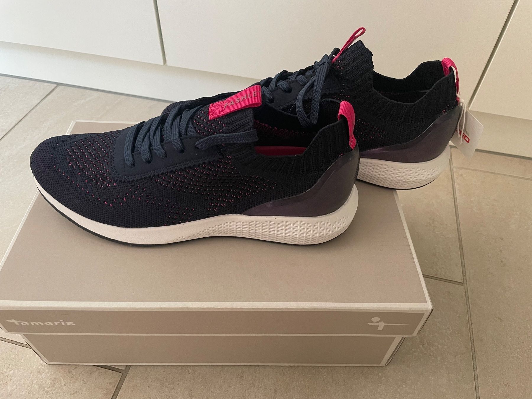 Tamaris Scarpe da donna: Tamaris Sneaker Gr 37 – Nuovo e nell'imballaggio originale da Hellikon venduto da Giojo 1