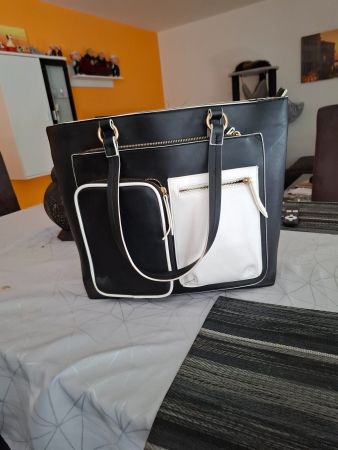Handtasche