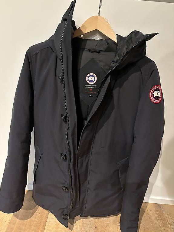 Canada Goose Jacken: Canada Goose Winterjacke Parka / Grösse M – Gebraucht aus Zwingen von leu_b6jz 2