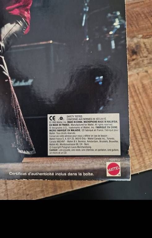CD: Coffret CD+Poupée Jonny Hallyday – Usato da Tavannes venduto da vam_92xk 3