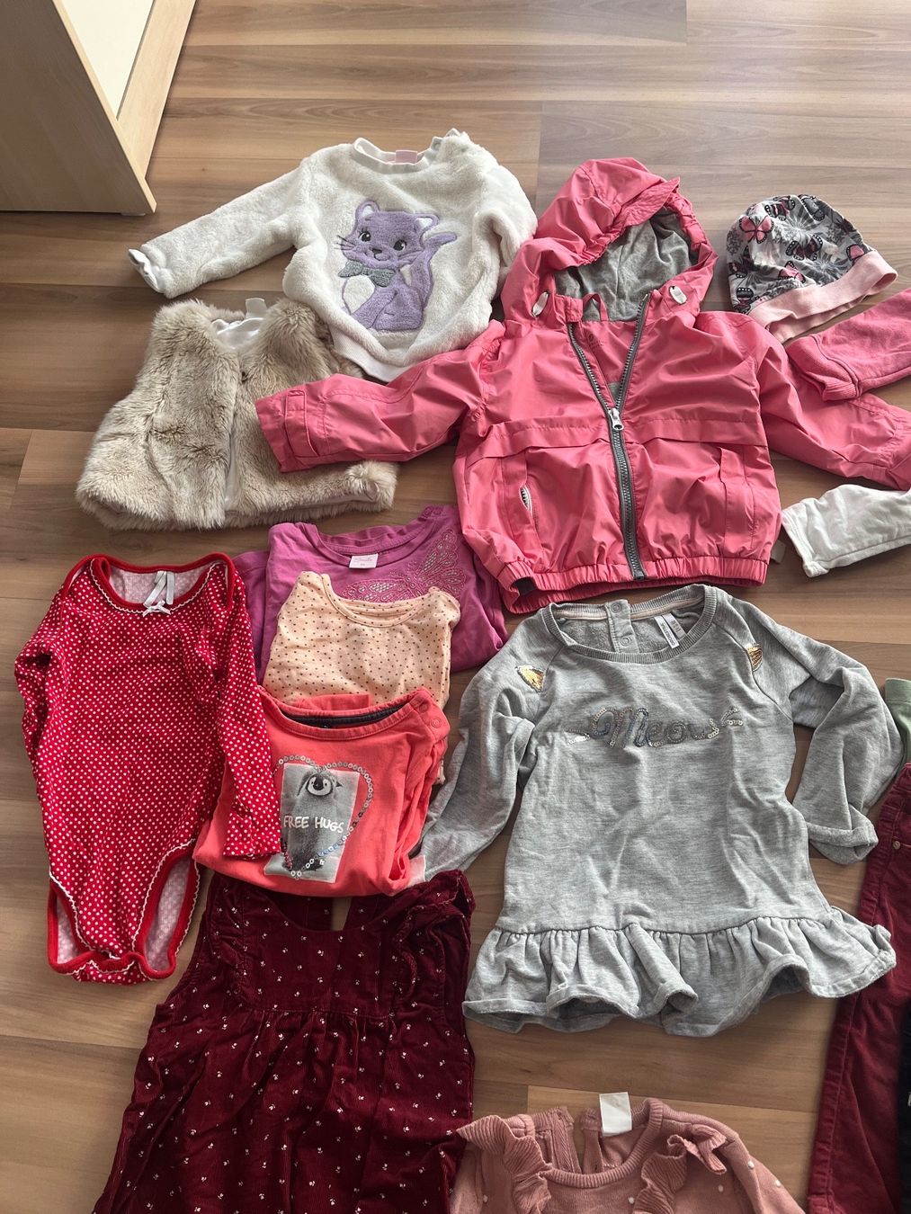 Lotti & Set di vestiti: Mädchen Kleiderpaket 80(29Teile) – Usato da Pfungen venduto da nad_vt7k 3