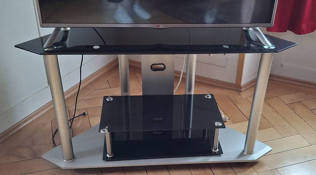 Mobili TV: TV-Möbel aus Glas mit Rollen – Usato da Rüti ZH venduto da Liliane_market 4