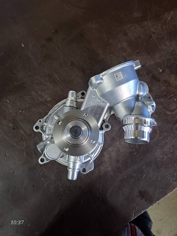 Tutti pezzi di ricambio auto: bmw X5 Wasserpumpe – Usato da Ried ( Muotathal ) venduto da Balz2