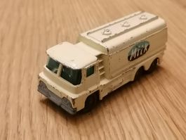 Husky Models - Tanker - Milk / Milch