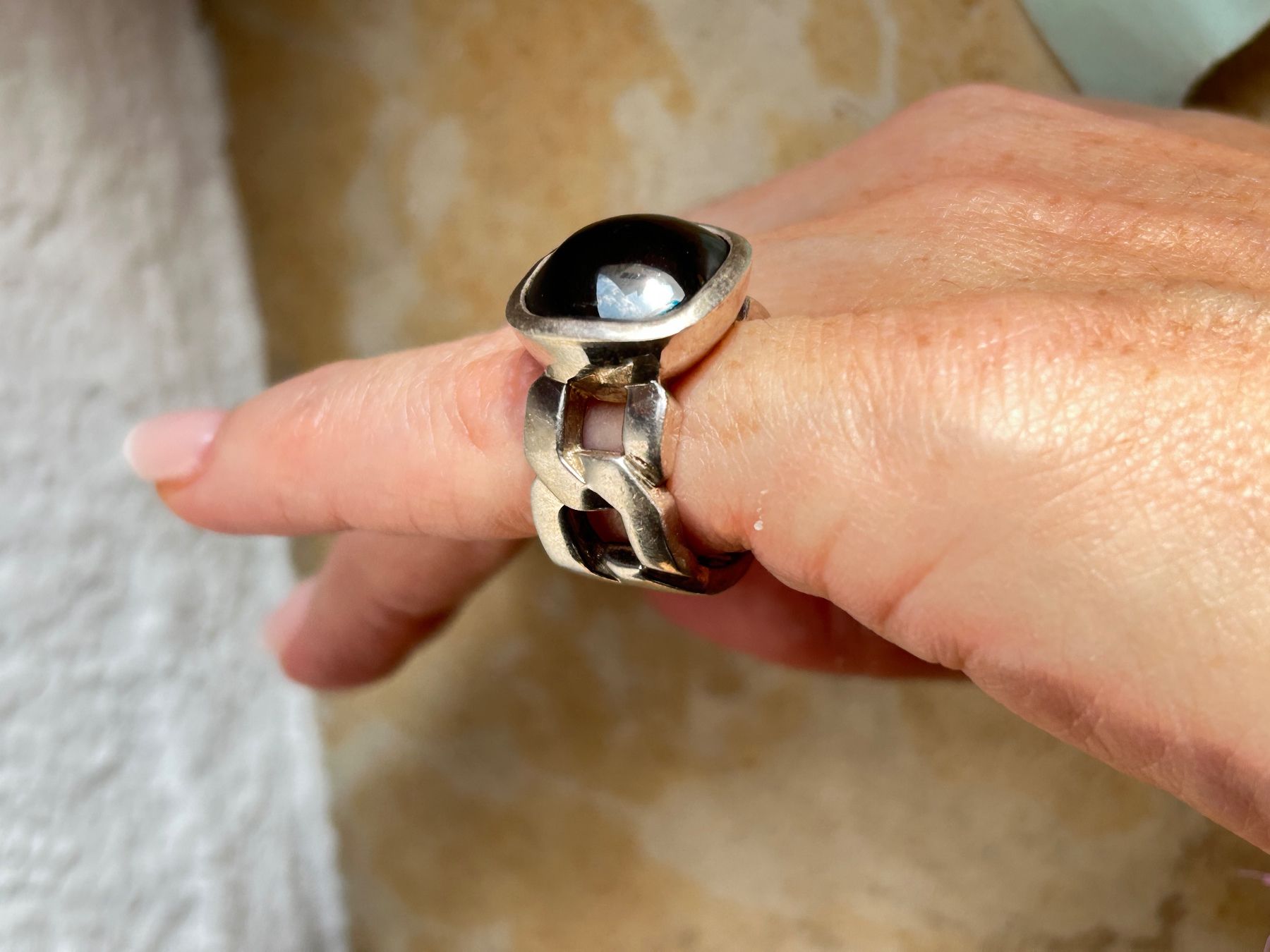 Anelli: Silberring mit schwarzem Stein (Grösse 53) – Usato da Basel venduto da bellespirit 2