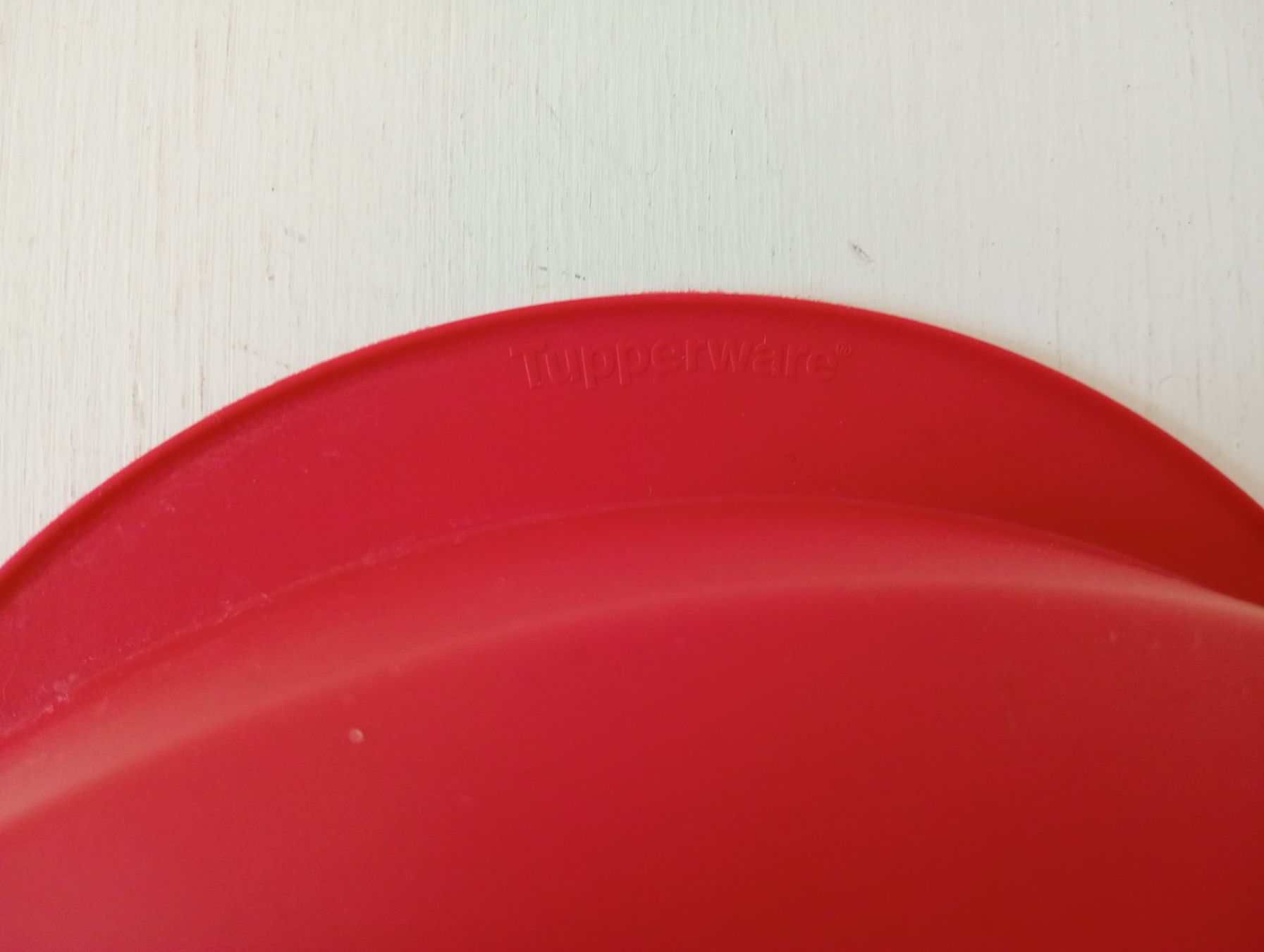 Tupperware Teglie da forno: Tupperware Backform in Herz-Form aus Silikon Rot – Usato da Allschwil venduto da Evgeniia78 2