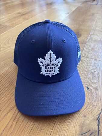NEW ERA 9SEVENTY TRUCKER SNAPBACK TORONTO MAPLE LEAFS