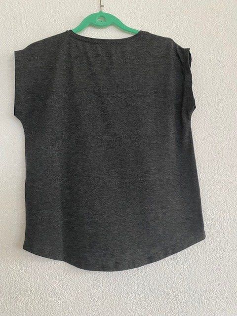T-Shirts: Dunkelgraues Even&Odd Active Shirt, Grösse S, neuwertig – Gebraucht aus Ergisch von July64 1