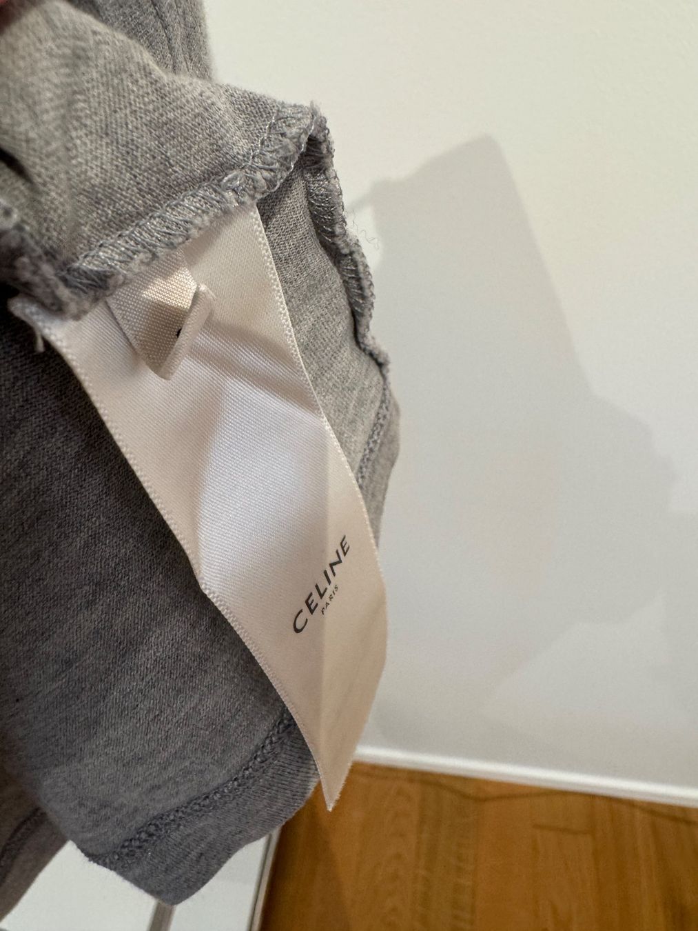 Celine T-shirt: CELINE SHIRT CROPPED – Nuovo (secondo la descrizione) da Schwyz venduto da bofb 2