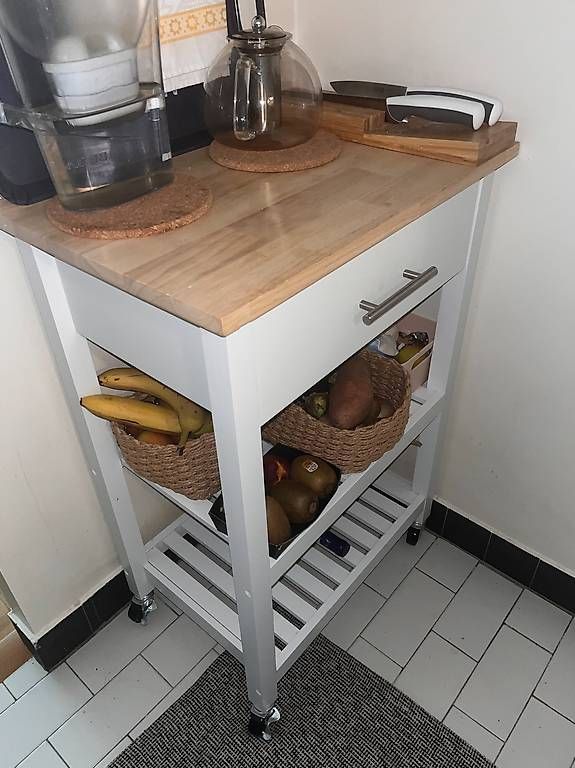 Korpus: Kitchen cart in very good conditions – Gebraucht aus Genève von Luisa_Oliv