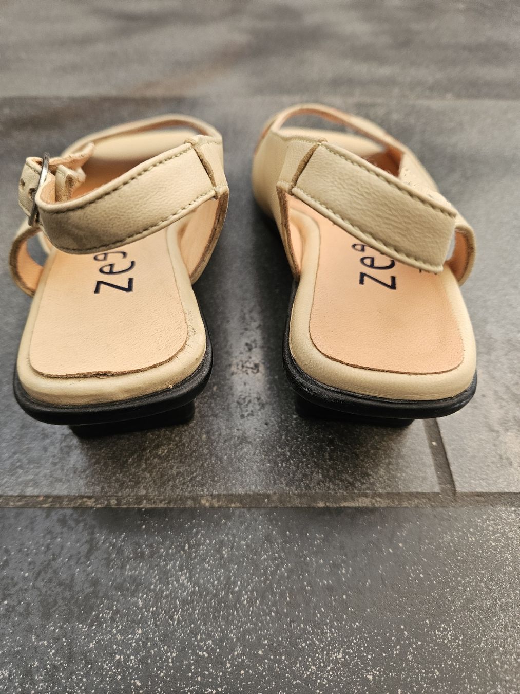 Damenschuhe: Zeen Sandalen hell gelb Grösse 36 – Neu (gemäss Beschreibung) aus Ormalingen von nomolnoi 3