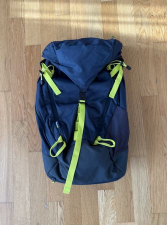 neuwertiger Rewind Rucksack (Neu (gemss Beschreibung)) in Thun fr CHF 5   mit Lieferung auf Ricardo kaufen