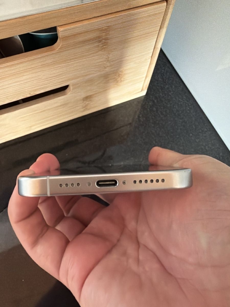 Apple Handys / Smartphones: iPhone 15 pro max 256GB top zustand! – Gebraucht aus Zürich von Yoni_to 4