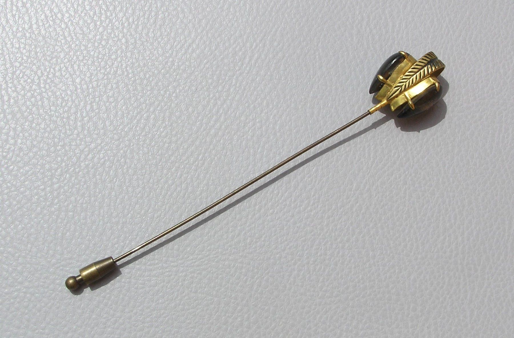 Copricapi, berretti & cappellini: ANTIKE GEWANDNADEL HUTNADEL – Usato da Grenchen venduto da Antique-hunter