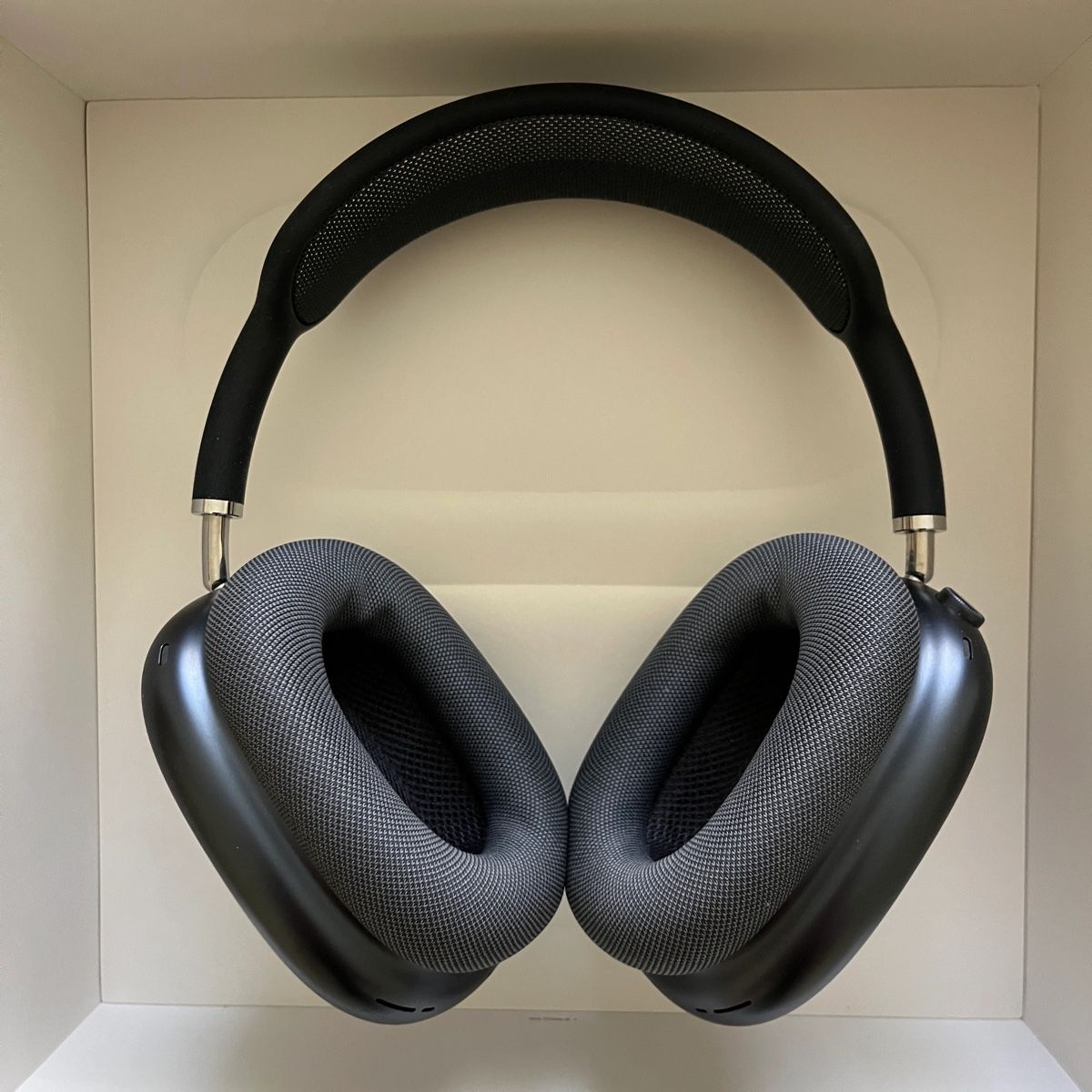 Apple Cuffie: Apple AirPods Max – Usato da Tannay venduto da hypefromhome 2