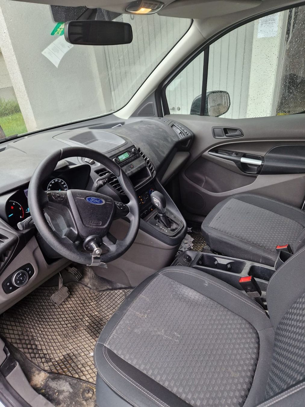 Ford Nutzfahrzeuge: Ford Tranzit Connect 1.5 Diesel – Gebraucht aus St.Gallen von Nele23 8