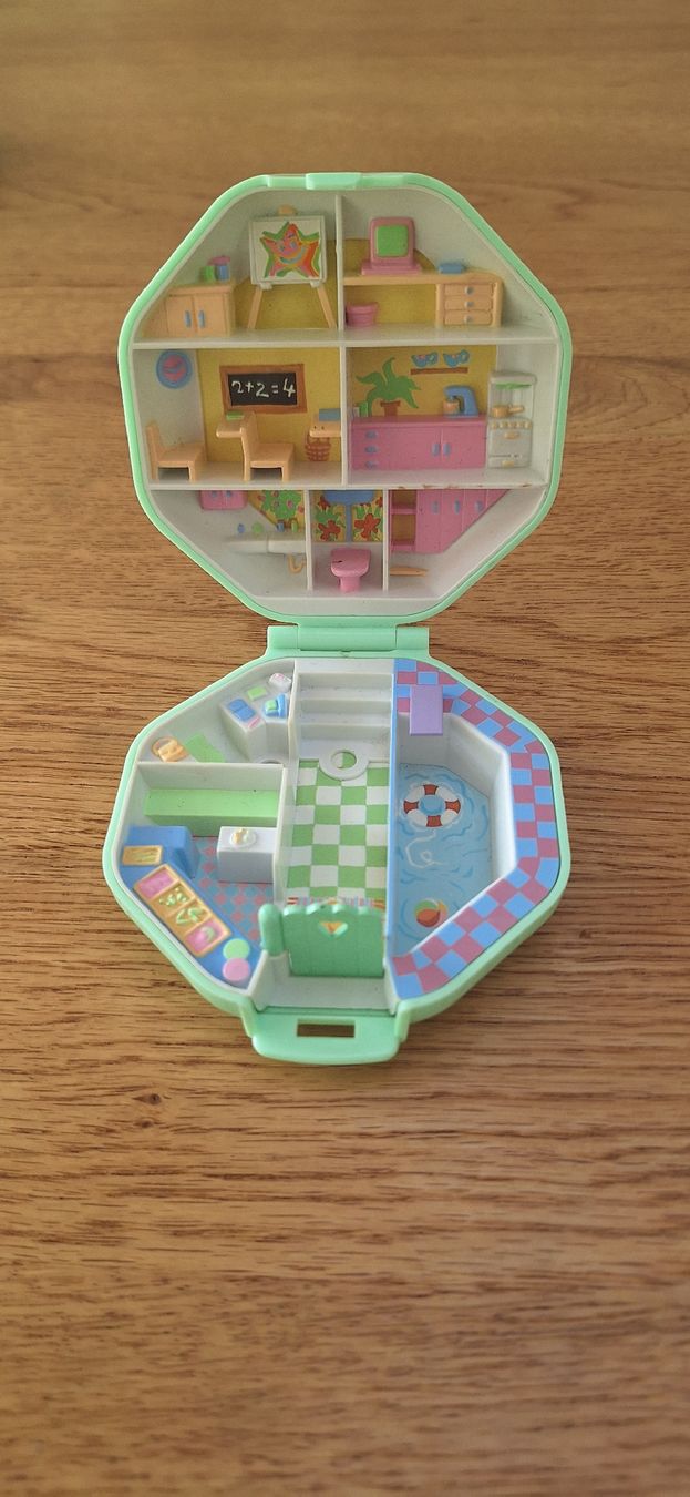 Polly Pocket Spielzeuge: Polly Pocket Schule – Gebraucht aus Gränichen von Blt5