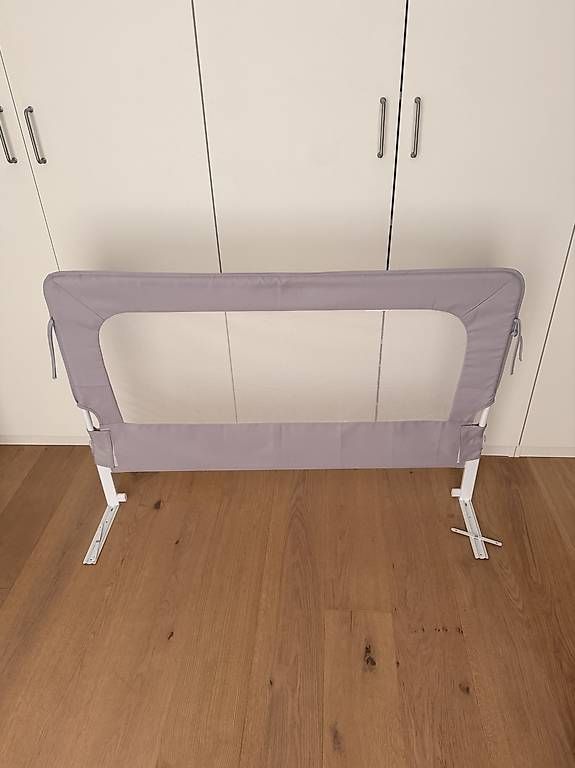 Lauf- & Sicherungsgitter: COCON Bettgitter Grau – Gebraucht aus Malters von LSPeace 1