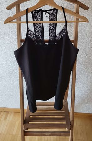 Only damen Top schwarz mit Spitze. Grösse 36