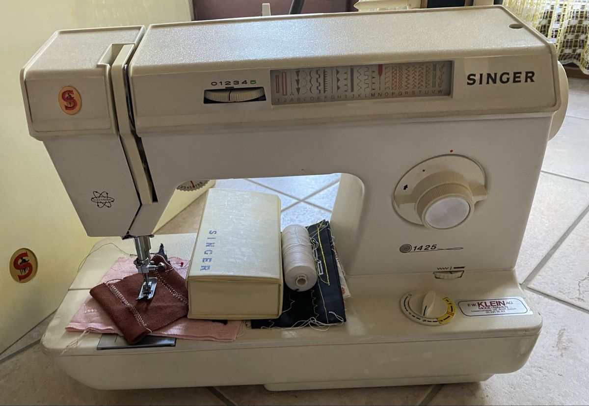 Singer Nähmaschinen: Nähmaschiene Singer – Gebraucht aus Neftenbach von Gioia_msc