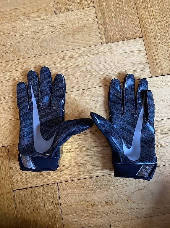 Guanti & manicotti: Football Handschuhe Nike Gr. M – Usato da Solothurn venduto da ger_88sr 1