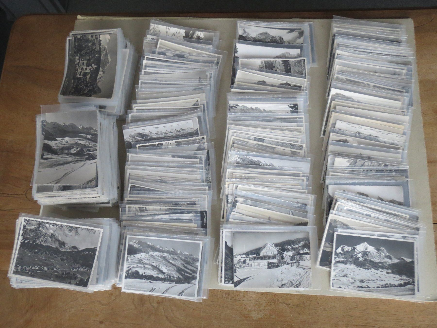 Cartoline postali: Wildhaus - etwa 830 alte Ansichtskarten – Usato da Tagelswangen venduto da Miski