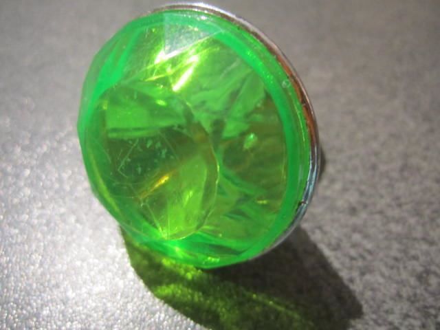 Ringe: Ring, gross/grün – Gebraucht aus Zürich von Motzkuh