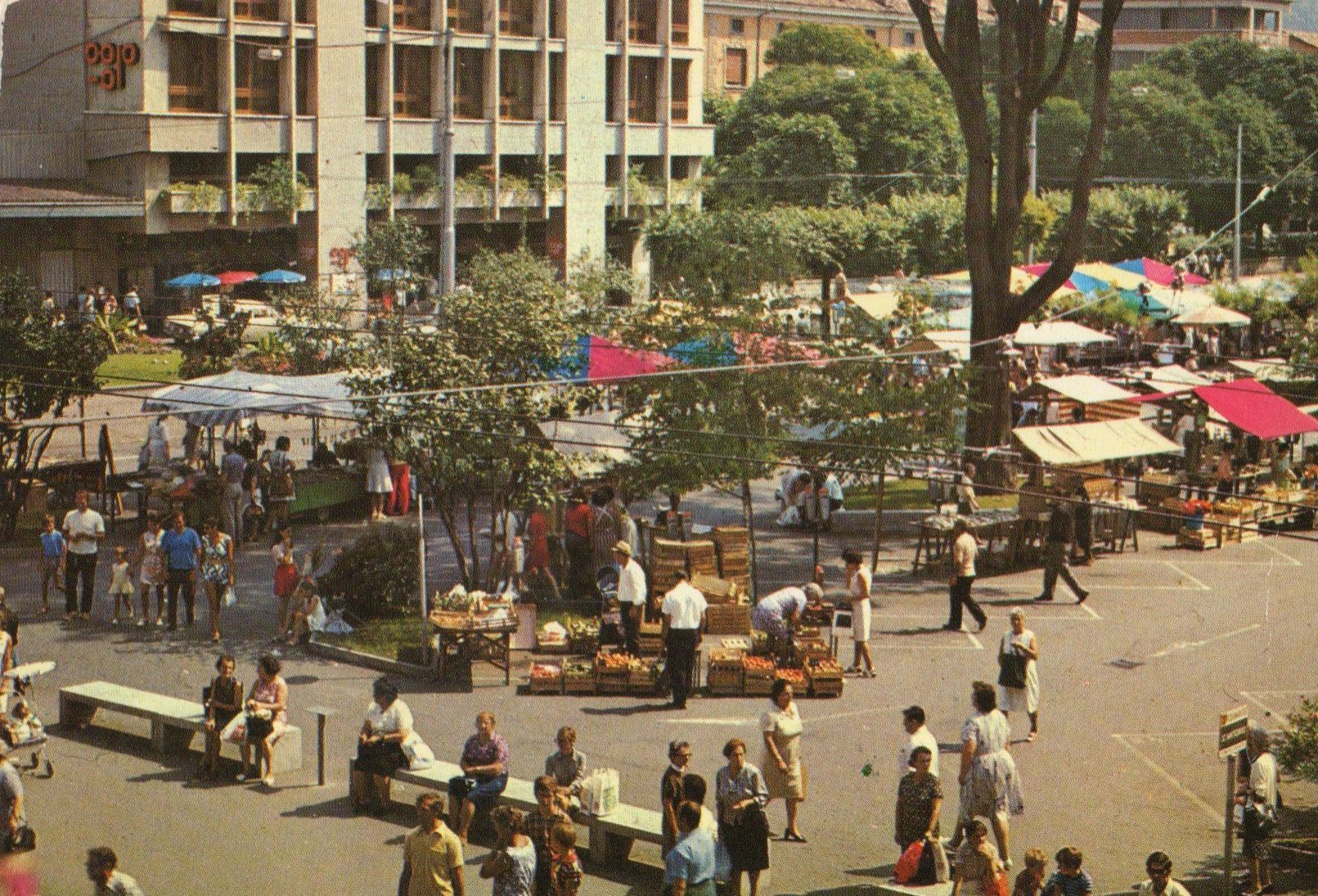 Cartoline postali: Lugano - Il mercato – Usato da Melano venduto da pisonsdro