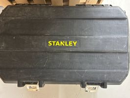 Stanley 90L Montagebox mit Rollen & Ausziehgriff