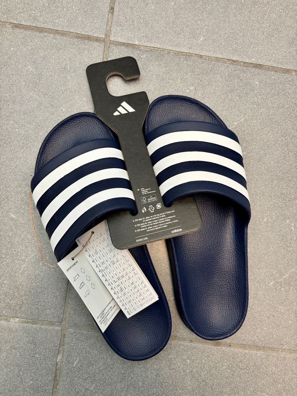 Adidas Scarpe da uomo: Adilette Slippers – Nuovo e nell'imballaggio originale da Zürich venduto da mc_mike77