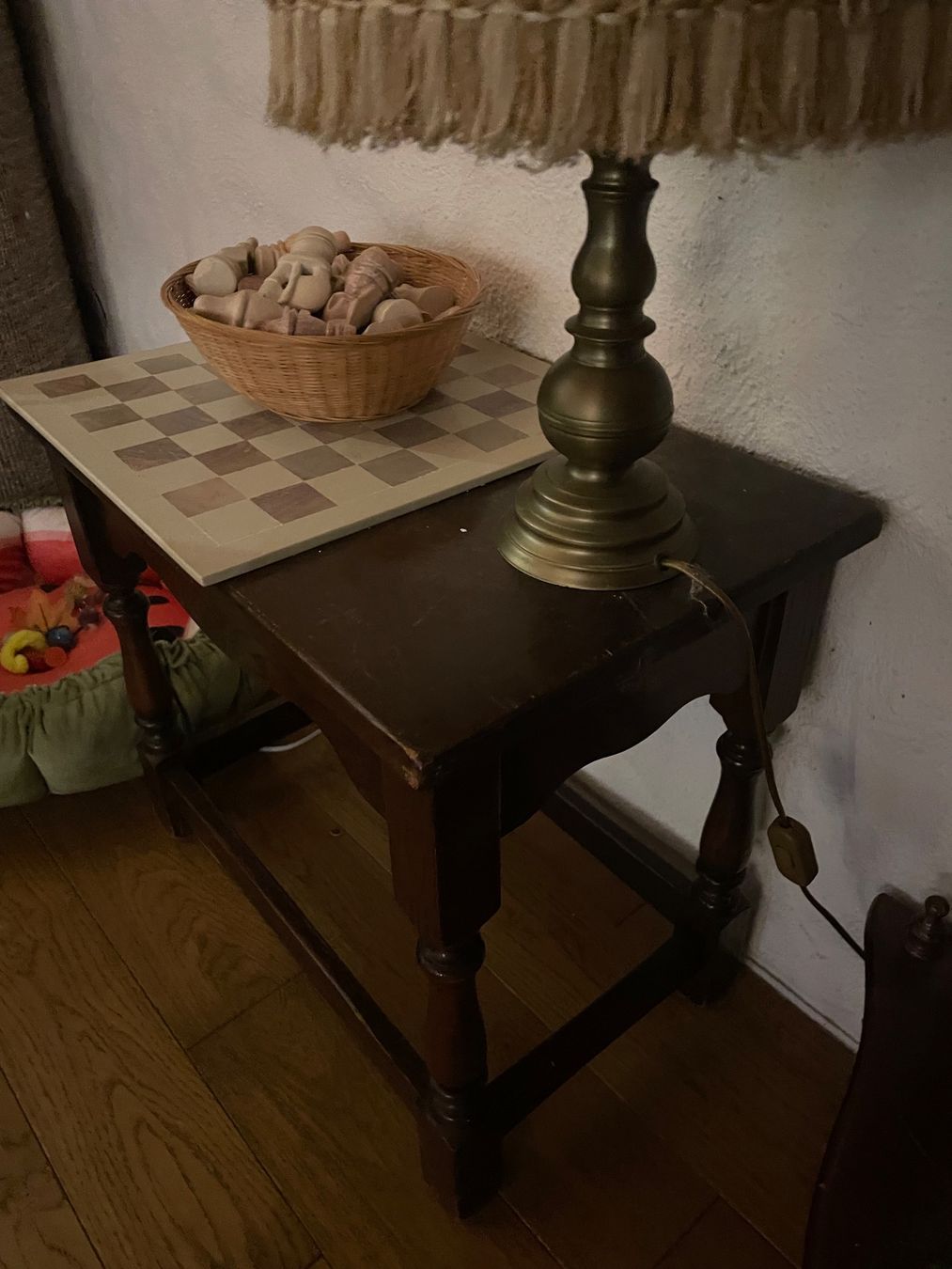Tables: Beistelltisch Holz dunkel – D'occasion à Berg am Irchel par fab_w9rk