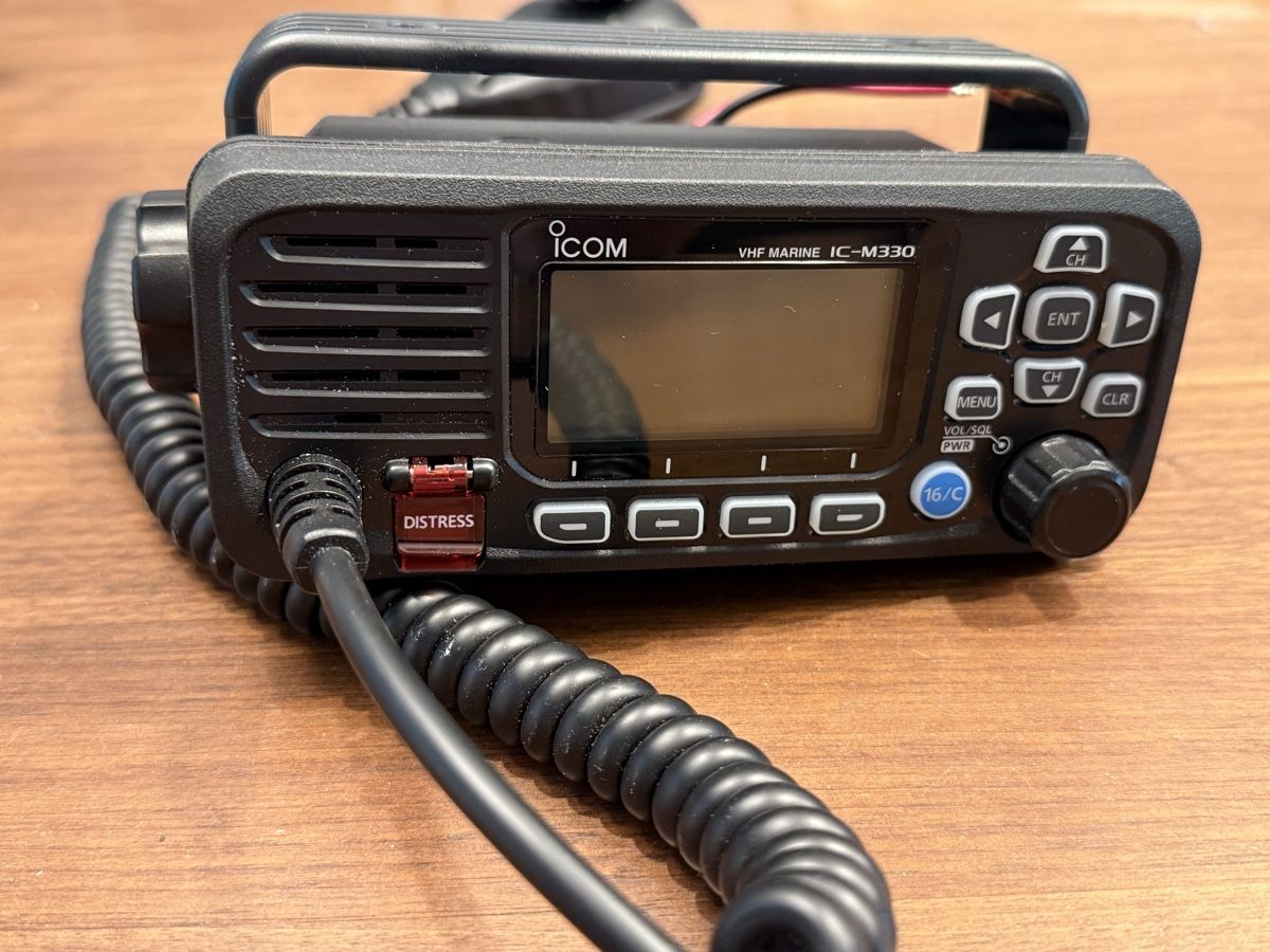 Icom Radiocomunicazione: Funkgerät icom VHF Marine – Usato da Berikon venduto da Felbru 4