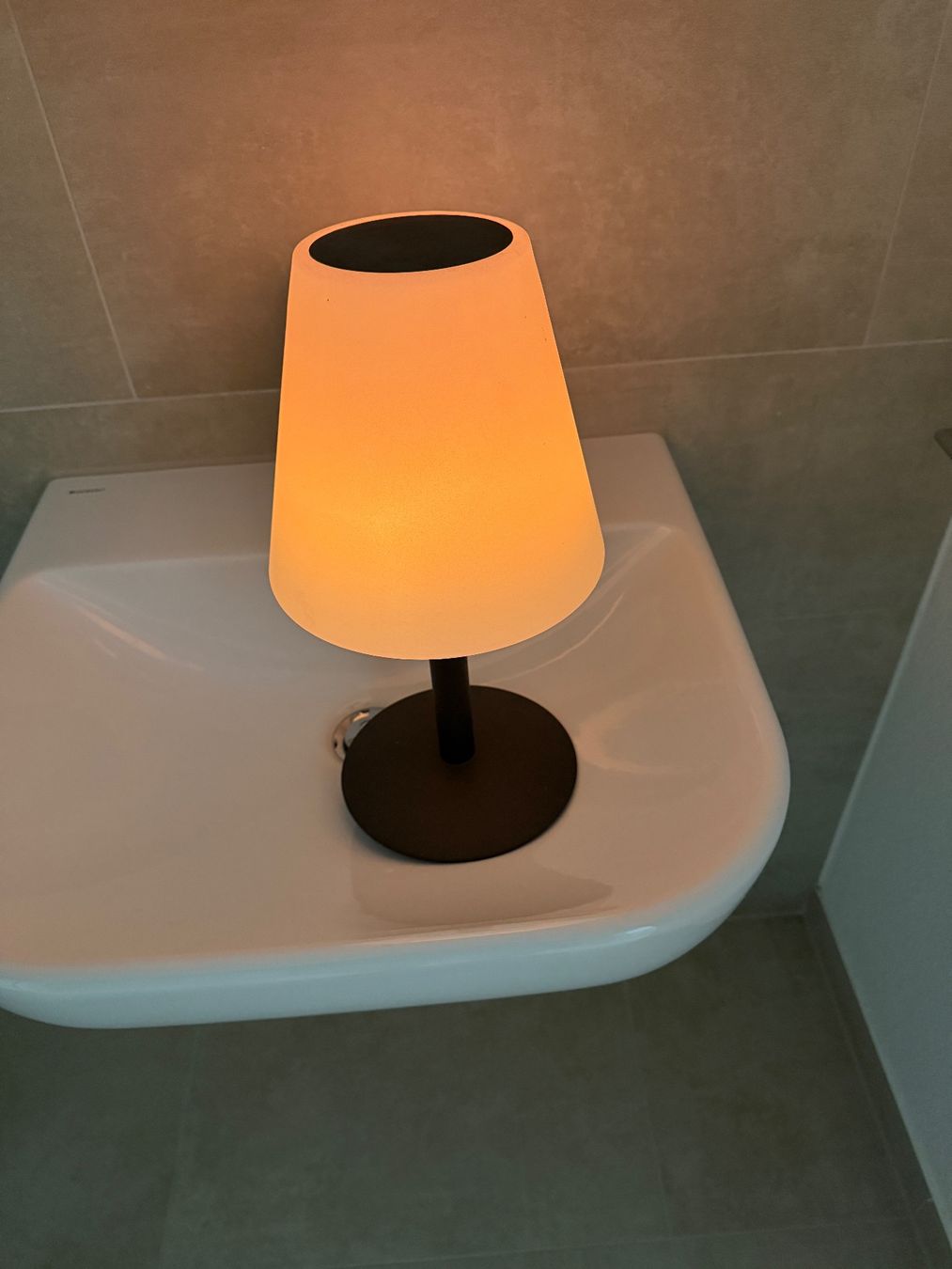 Lampade: 2 Farbige Solar LED Outdoorlampen – Usato da Zollikofen venduto da fre_nq97 3