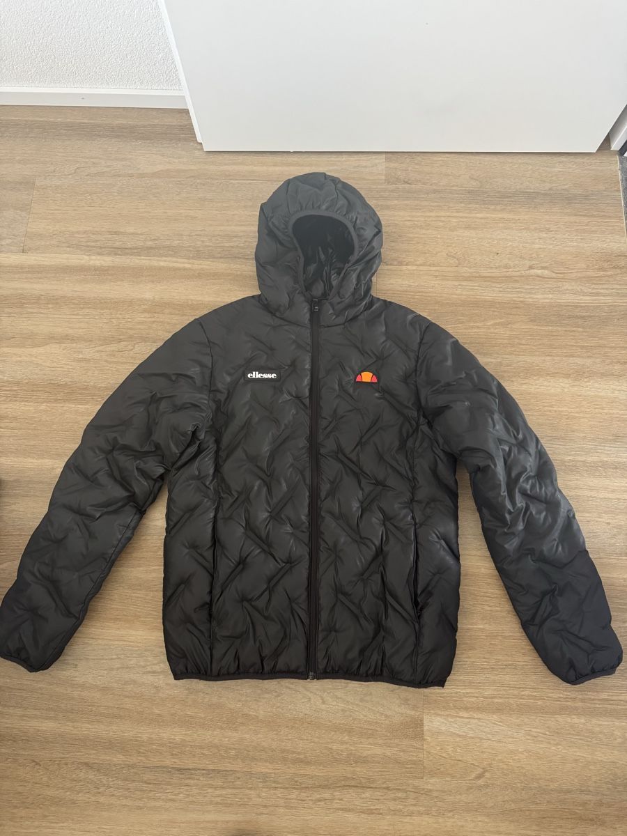Giacche: Ellesse winter jacke – Nuovo (secondo la descrizione) da Sierre venduto da jen_w8vt